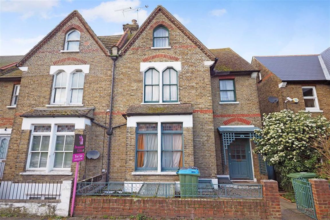 5 bed end of terrace house for sale in St Margarets Grove, Plumstead - Property Image 1
