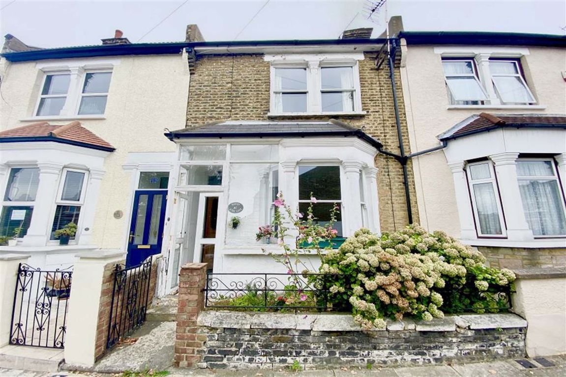 3 bed terraced house for sale in Kirk Lane, Plumstead - Property Image 1