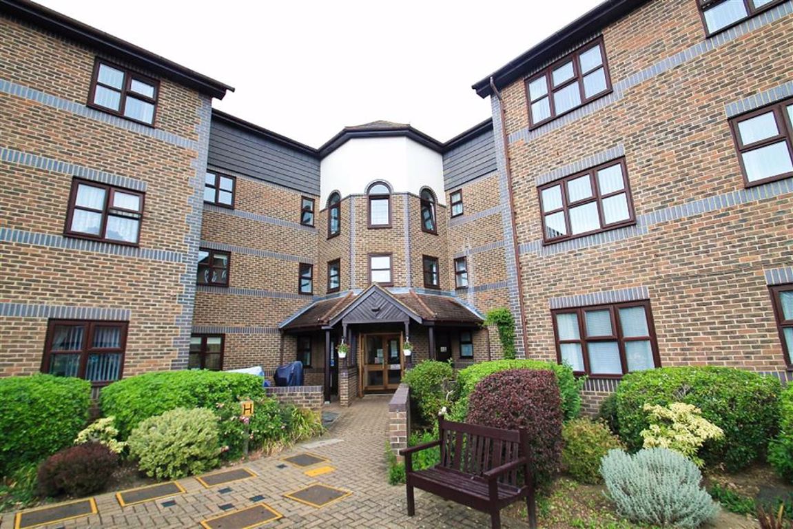 1 bed  for sale in Pincott Road, Bexleyheath - Property Image 1