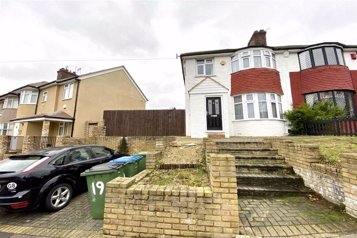 3 bed semi-detached house for sale in Ankerdine Crescent, Shooters Hill  - Property Image 1