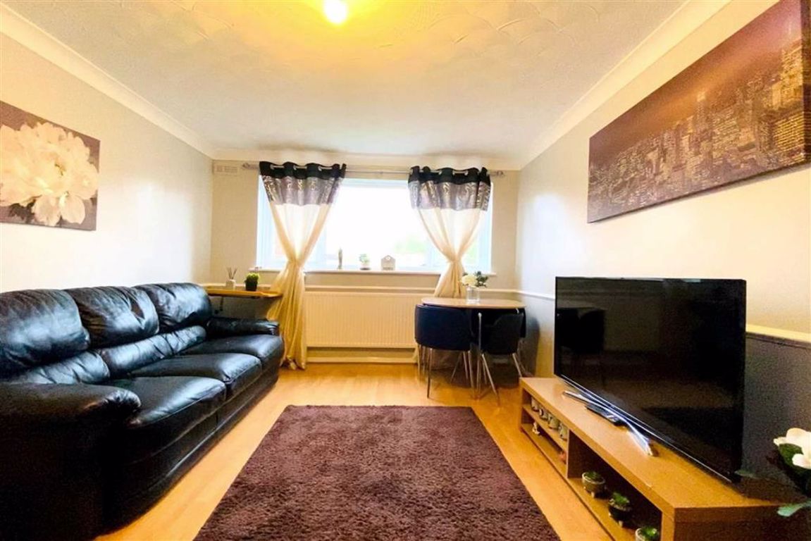 2 bed maisonette for sale in Ancaster Street, Plumstead  - Property Image 1