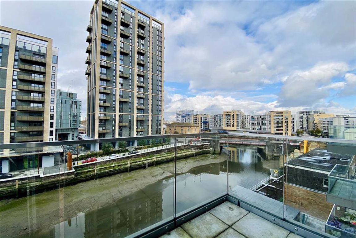 3 bed flat to rent in Norman Road, Greenwich - Property Image 1