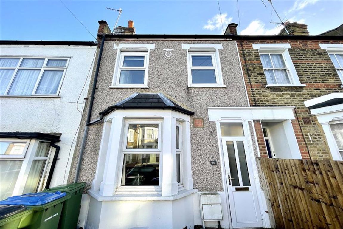 2 bed terraced house for sale in Cardiff Street, Plumstead - Property Image 1