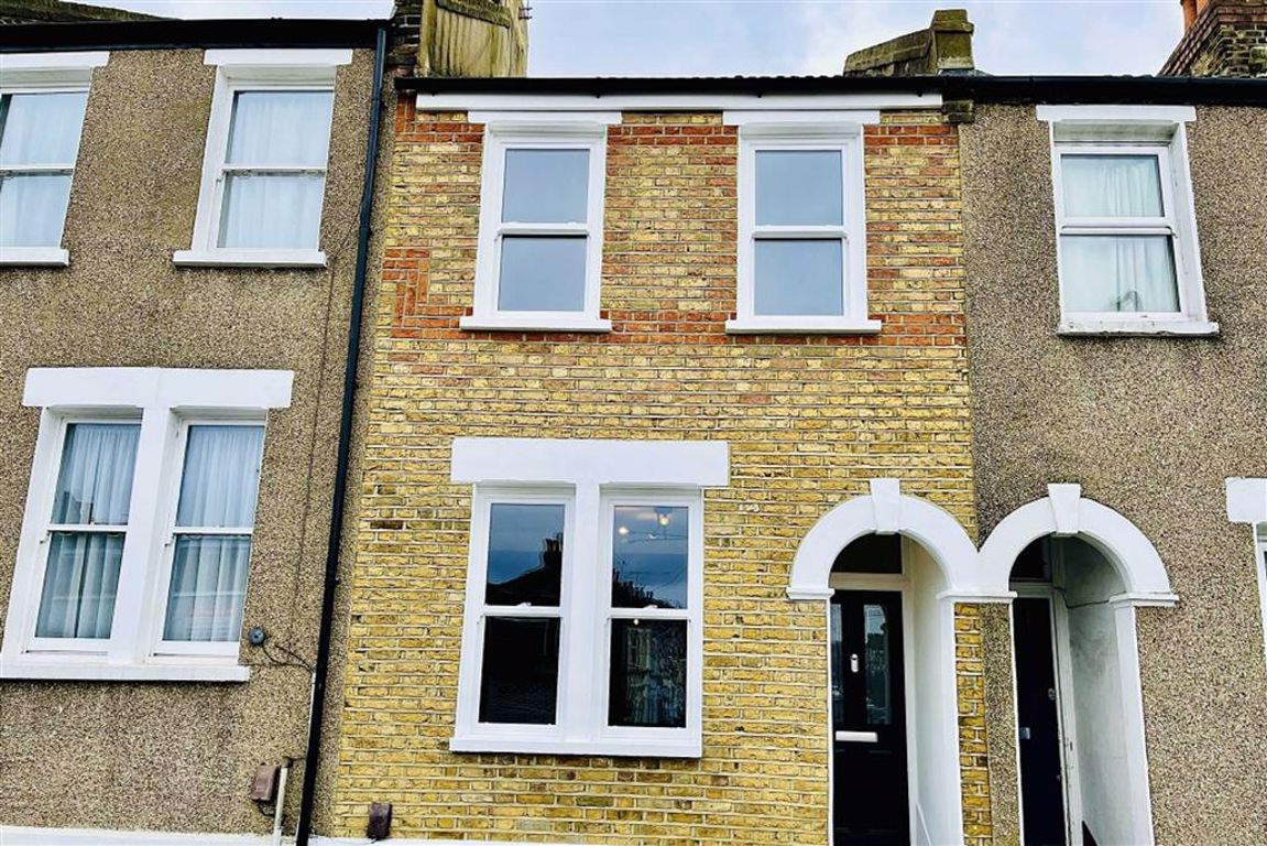 2 bed terraced house to rent in Blendon Terrace, Plumstead - Property Image 1