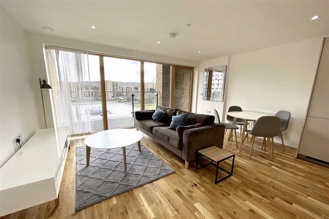 1 bed flat to rent in Wellington Street, Woolwich 0