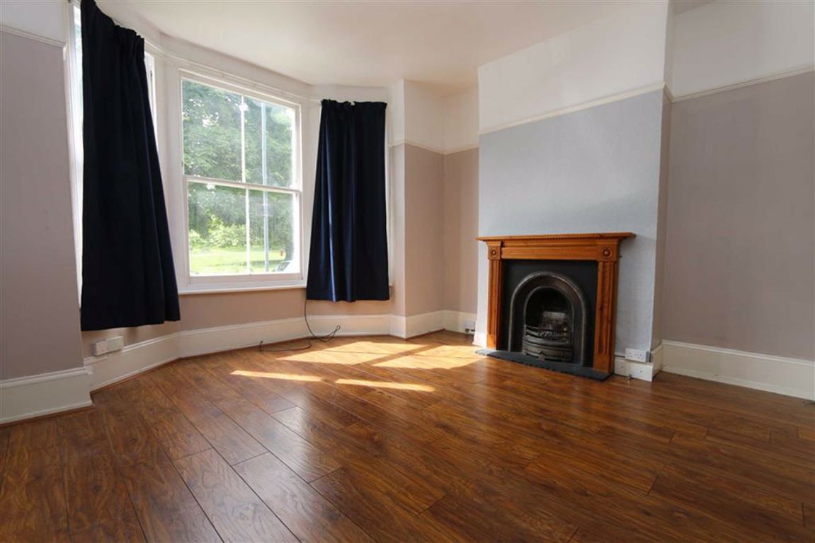 2 bed maisonette to rent in St Margarets Grove, Plumstead 0