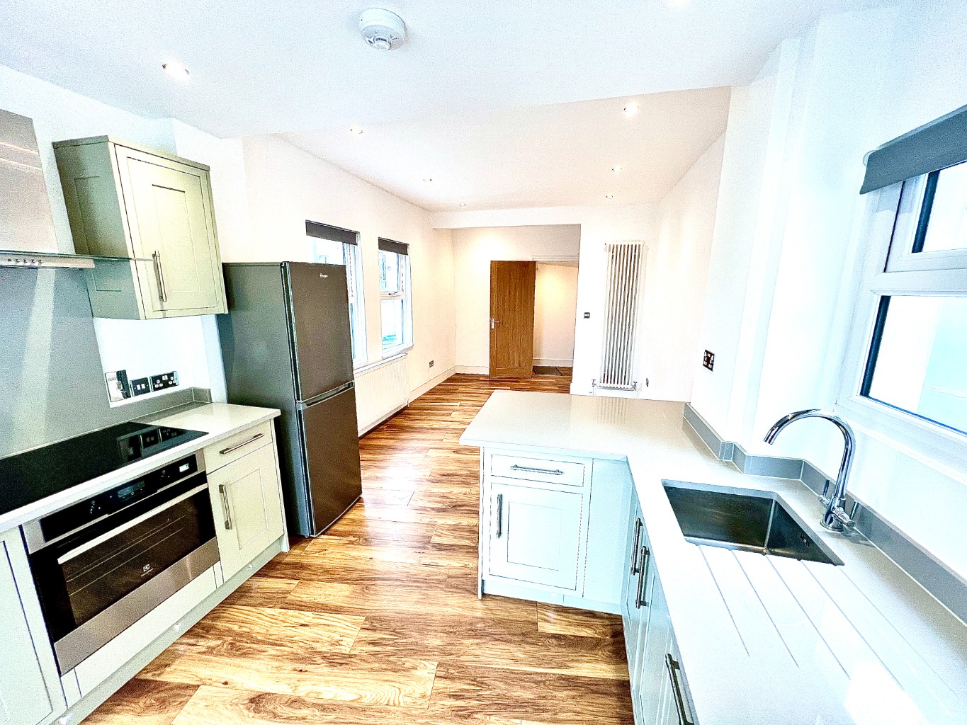 2 bed flat to rent in Heavitree Road, London  - Property Image 1