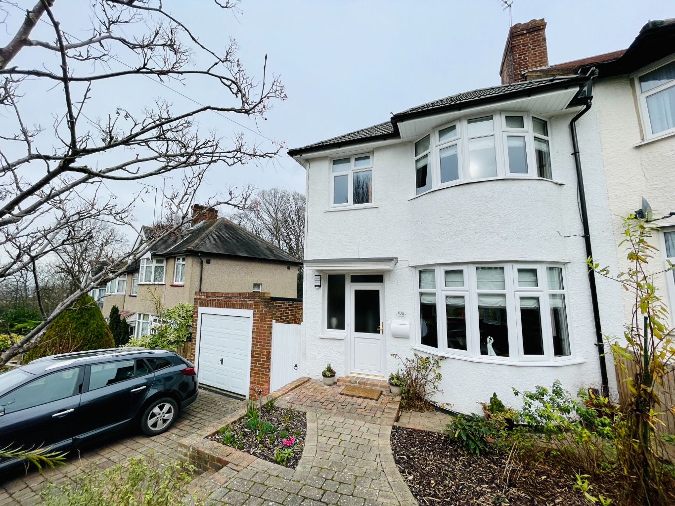 3 bed end of terrace house for sale in Moordown, London 0