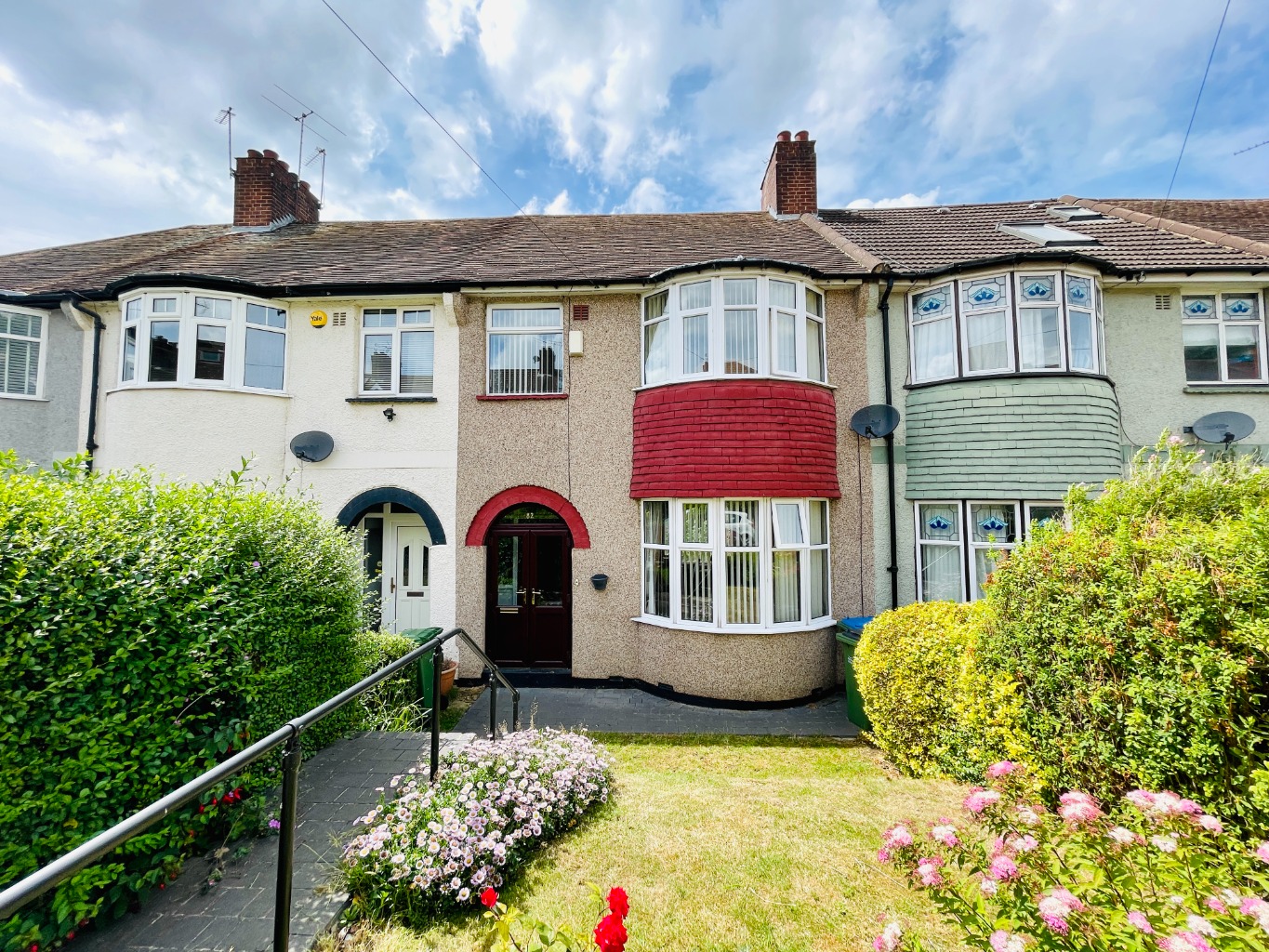 Situated on the Shooters Hill slopes, this property has panoramic views to London from the rear elevation, also being visible from the garden, dining room and rear bedroom.