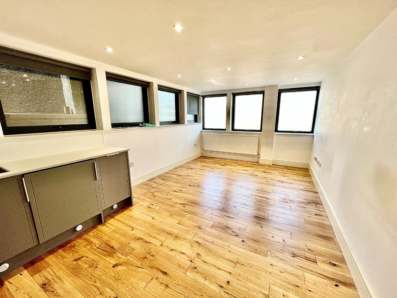 Studio flat for sale in Plumstead High Street, London  - Property Image 1