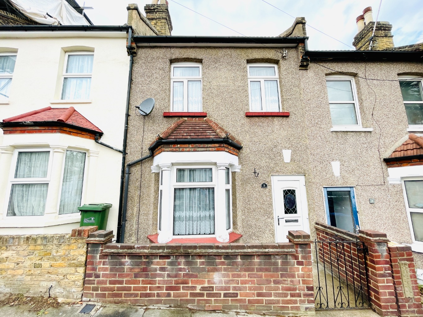Beaumont Gibbs are pleased to offer this two/ three bedroom mid terrace home for sale.
