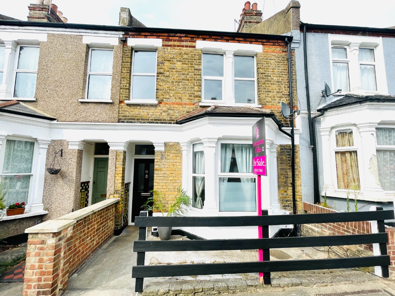 Three bedroomed brick and bay fronted Victorian terrace house for sale. Situated in a very popular and residential road in the Shooters Hill Slopes
