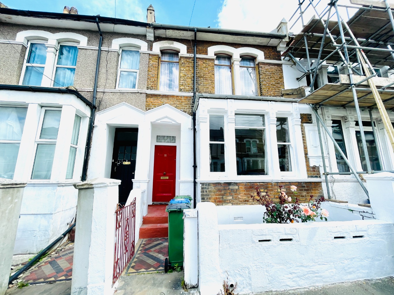 3 bed terraced house for sale in Heavitree Road, London  - Property Image 1