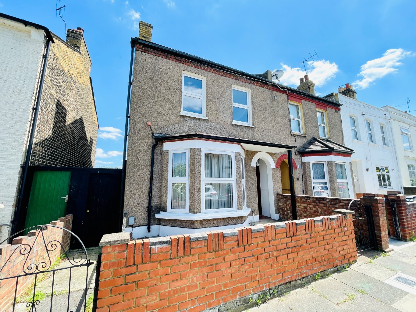 3 bed end of terrace house to rent in Llanover Road, London  - Property Image 1