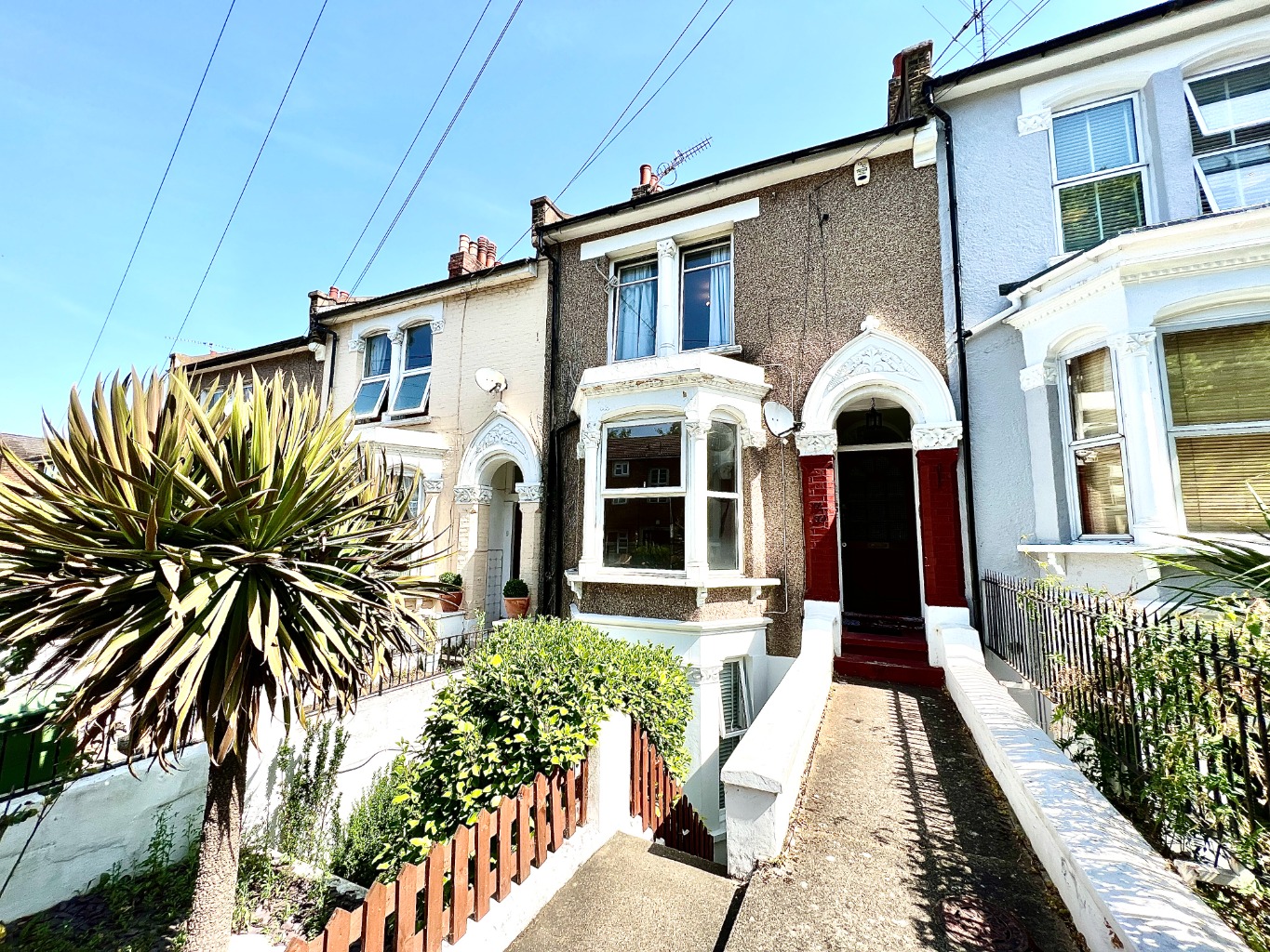 Beaumont Gibbs are delighted to offer this beautiful one bedroom lower ground floor maisonette to let in Ripon Road, Shooters Hill, SE18. The property is offered on an unfurnished basis and available from the 15th August 2022.
