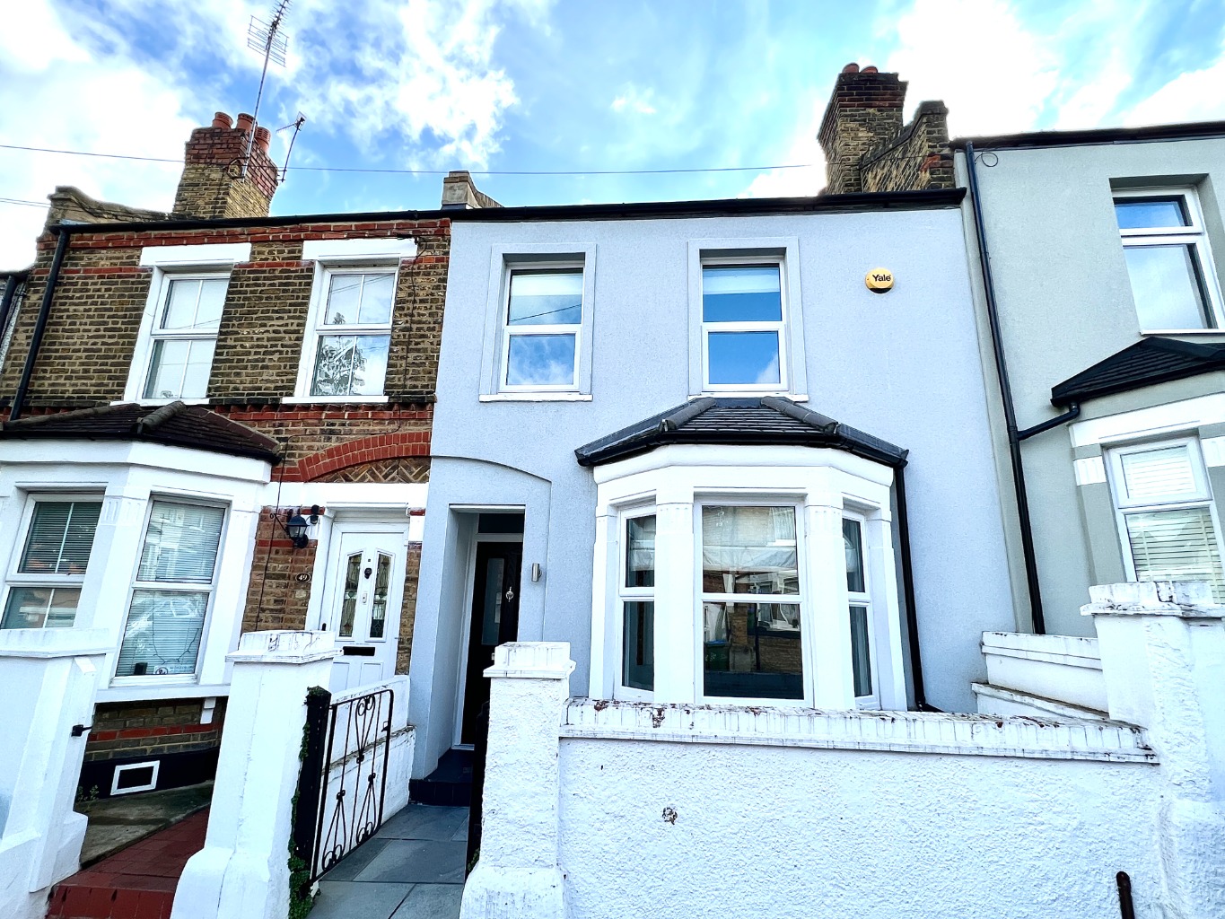 2 bed terraced house to rent in Miriam Road, London 12