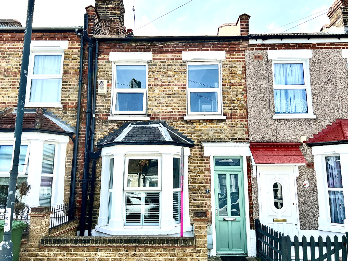 Beaumont Gibbs are delighted to offer this well presented, brick and bay fronted two double bedroomed Victorian terrace house for sale. This home is full of charm and character and is situated just off of Plumstead Common