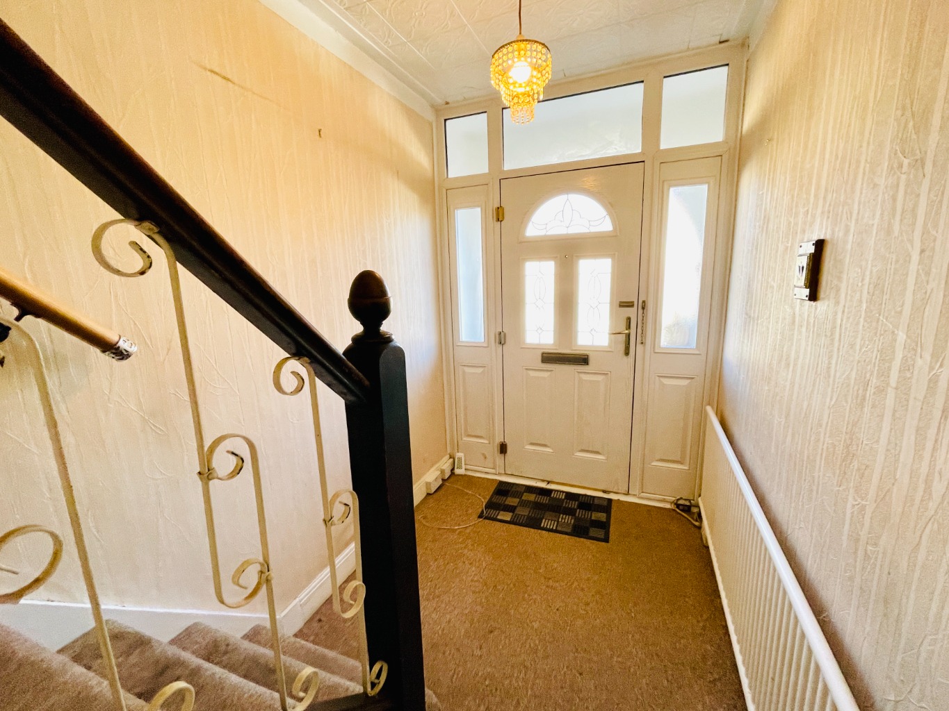 4 bed terraced house for sale in Chelsworth Drive, London  - Property Image 2