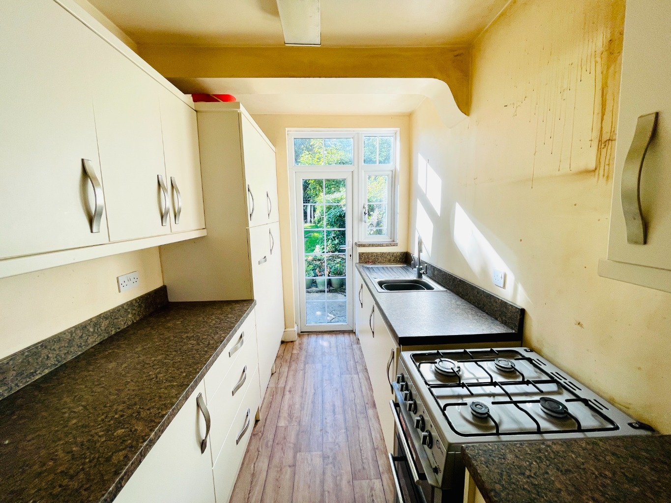 4 bed terraced house for sale in Chelsworth Drive, London  - Property Image 9