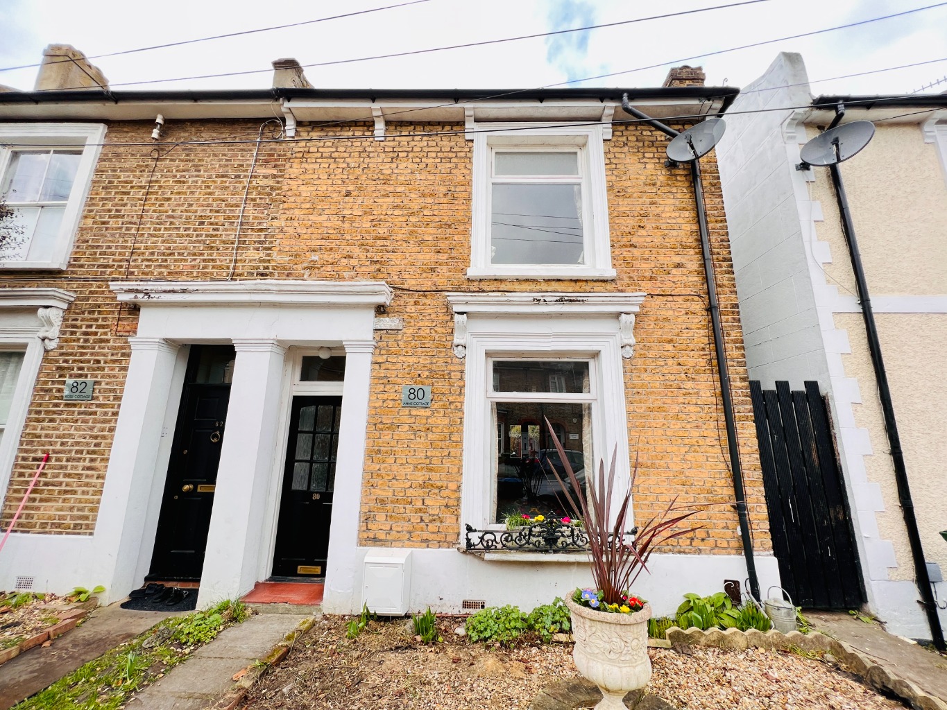 3 bed semi-detached house to rent in Woolwich - Property Image 1