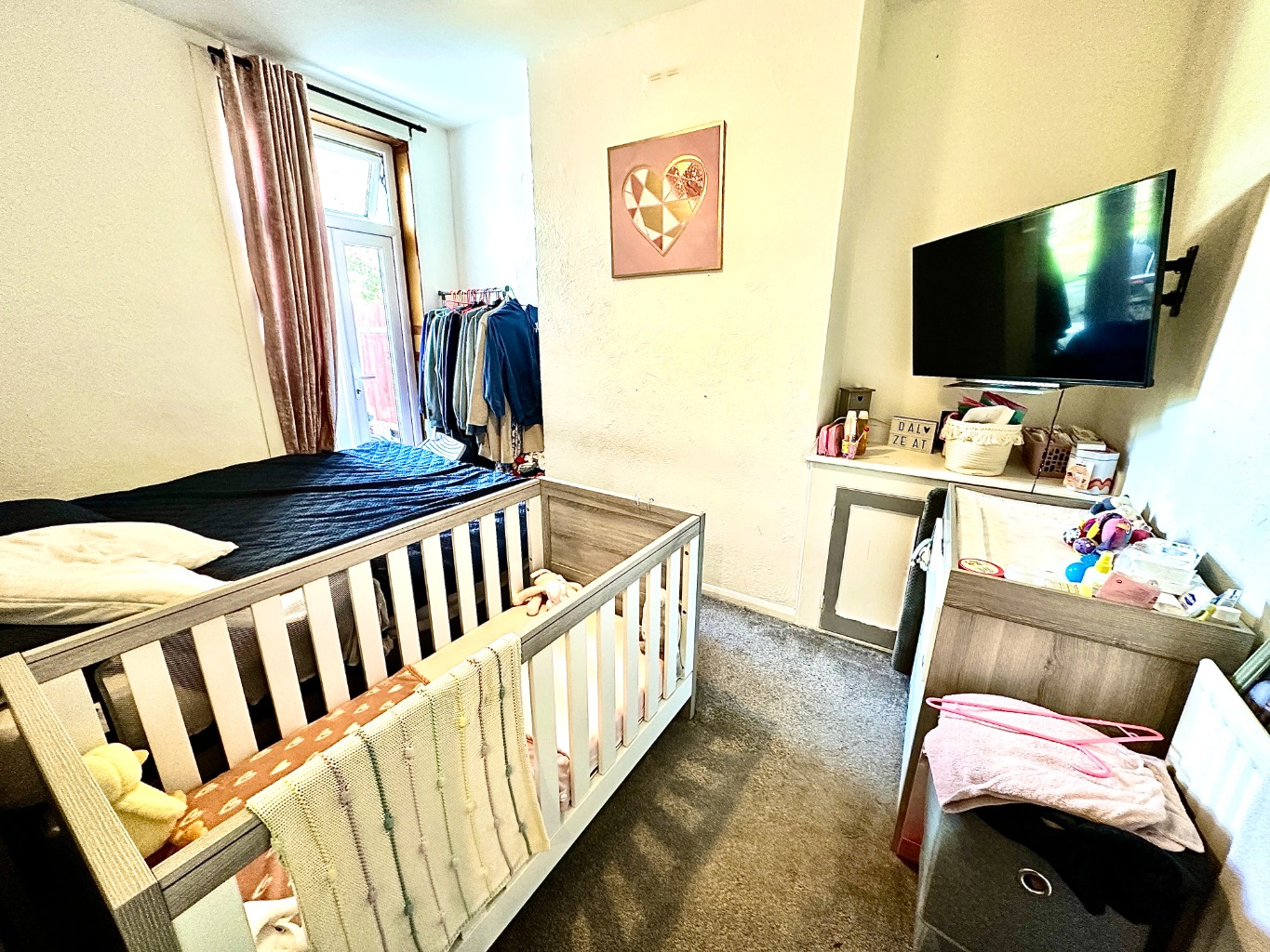 1 bed ground floor maisonette for sale in Herbert Road, London  - Property Image 5