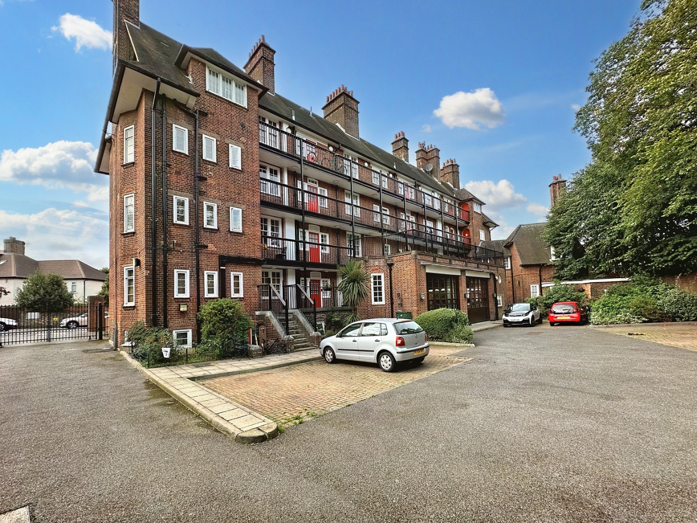 2 bed flat for sale in Eaglesfield Road, London - Property Image 1