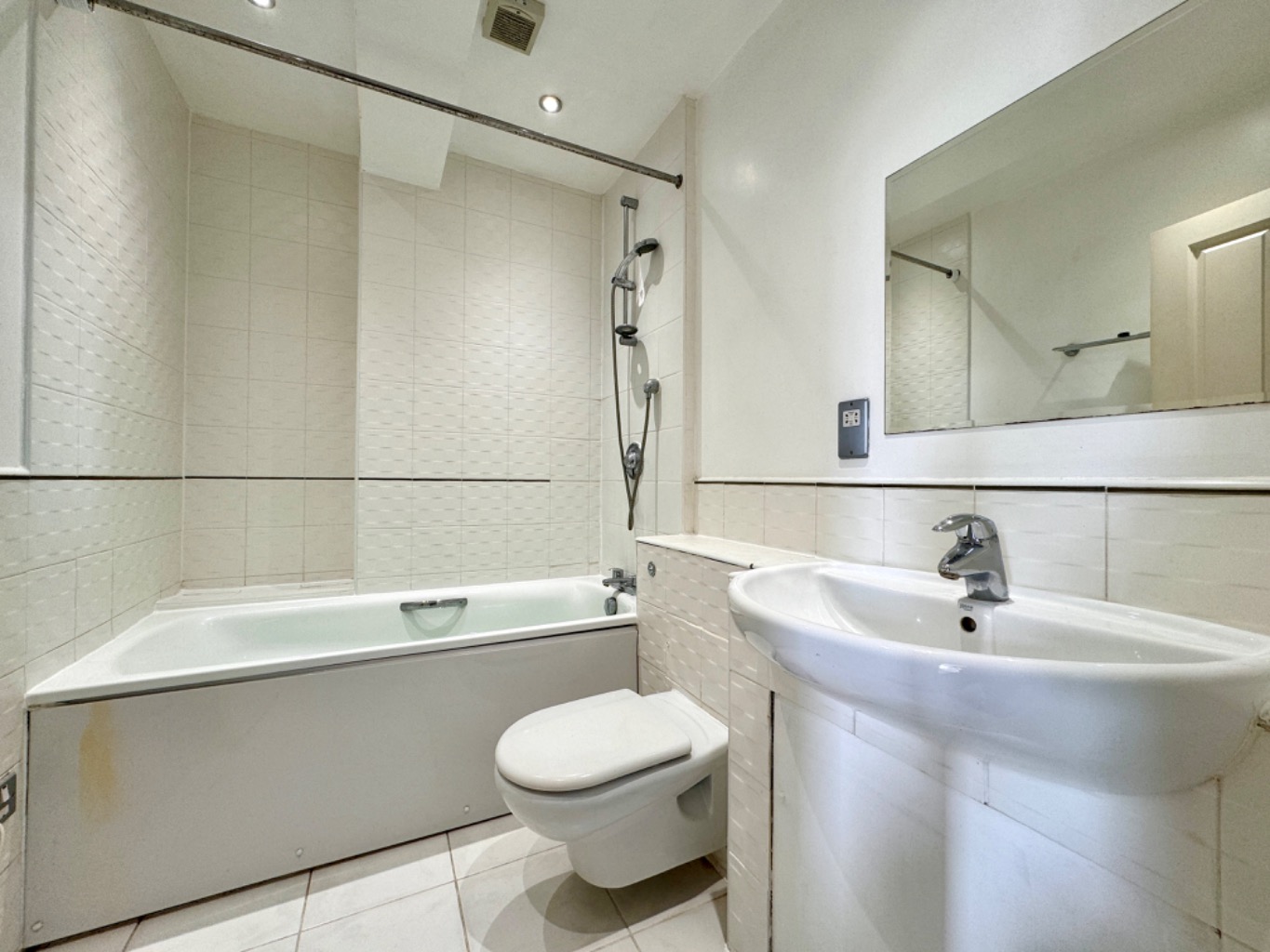 2 bed flat for sale in Eaglesfield Road, London  - Property Image 10