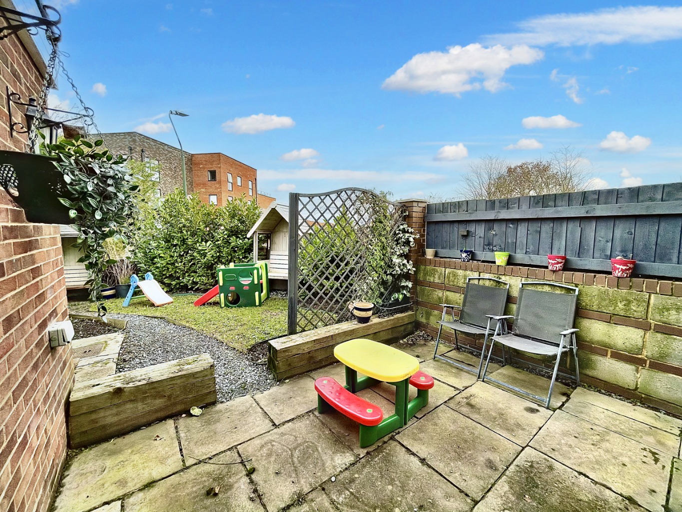 3 bed end of terrace house for sale in Badlow Close, Erith  - Property Image 12