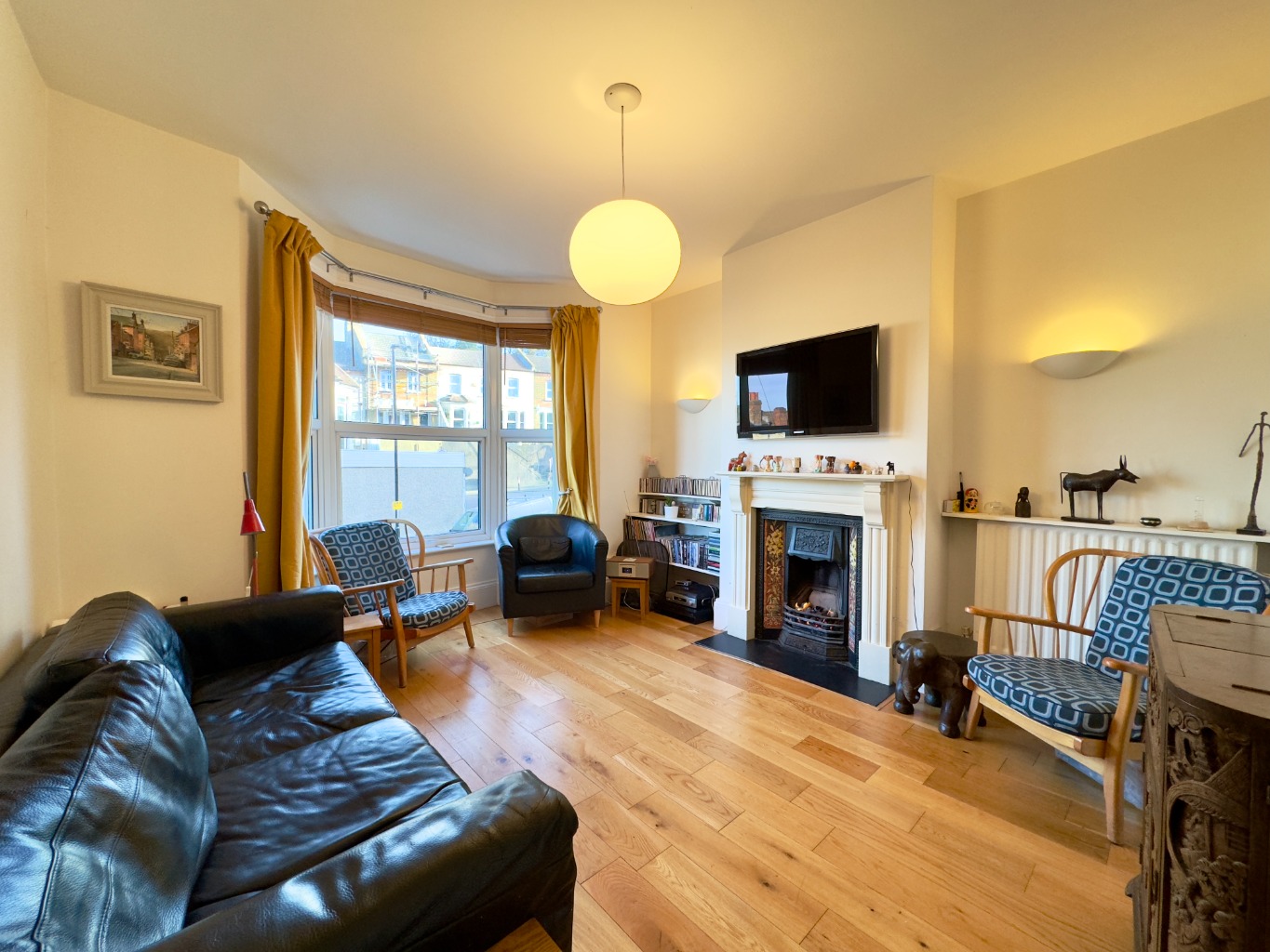 3 bed terraced house for sale in Plumstead  - Property Image 2
