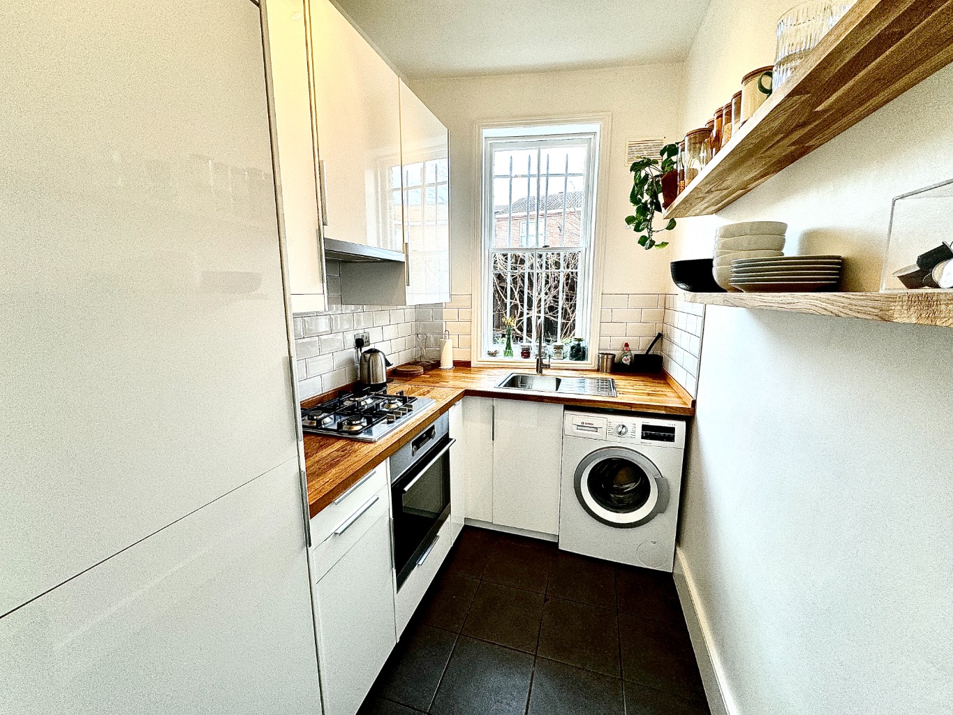 1 bed ground floor maisonette for sale, Woolwich  - Property Image 6