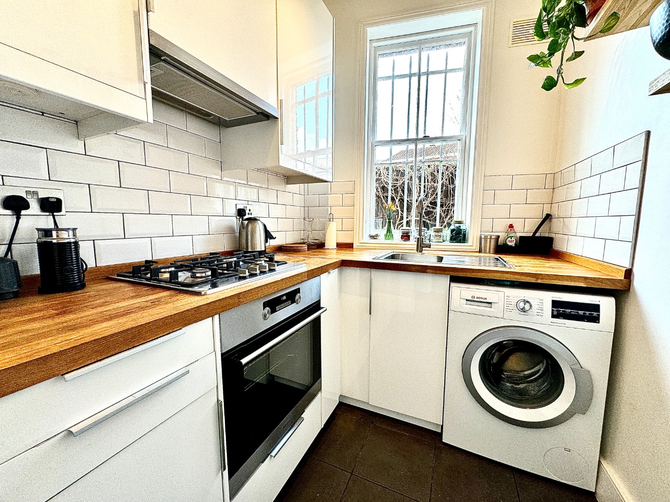1 bed ground floor maisonette for sale, Woolwich  - Property Image 3