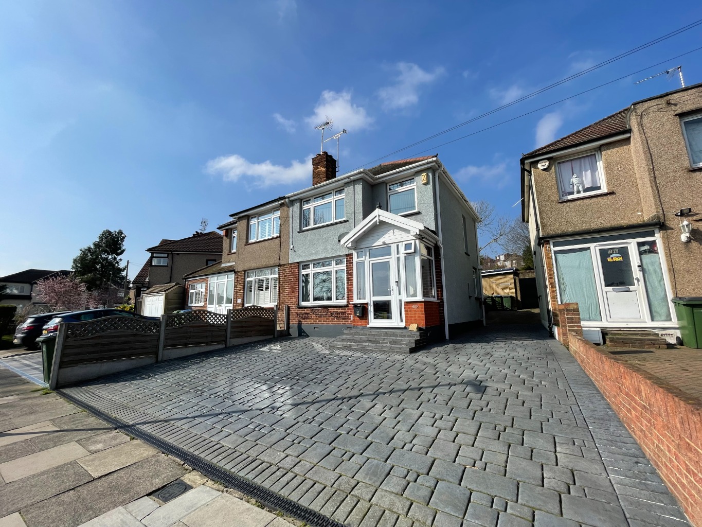 3 bed semi-detached house for sale in Plumstead - Property Image 1