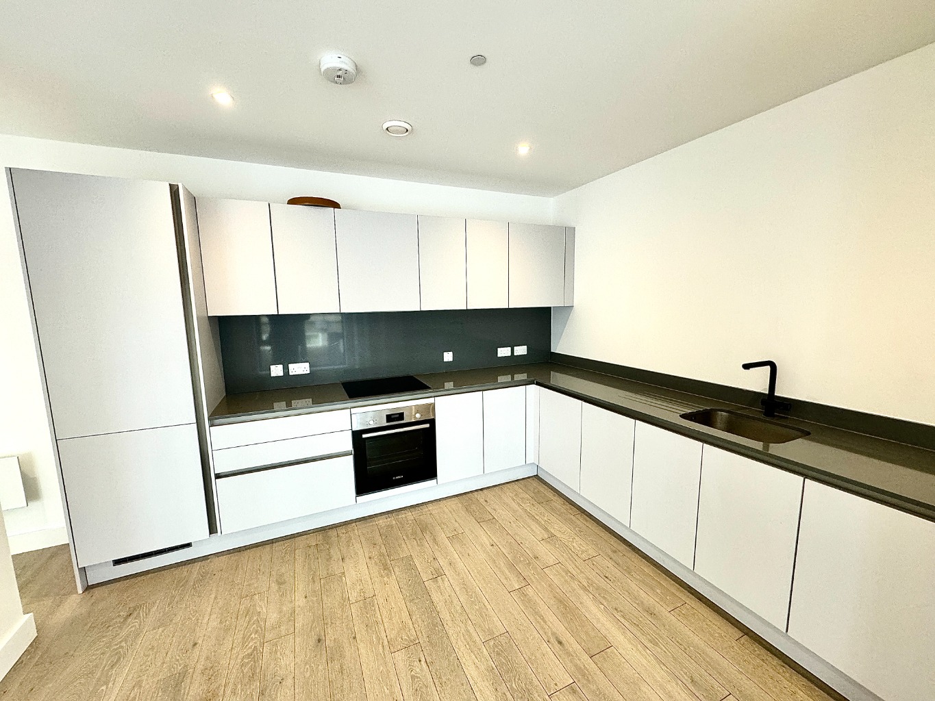 1 bed flat for sale in The Regal, Woolwich  - Property Image 3