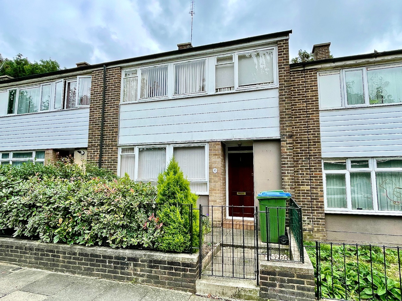Beaumont Gibbs are offering for sale with immediate vacant possession, this three bedroomed mid terrace house for sale.