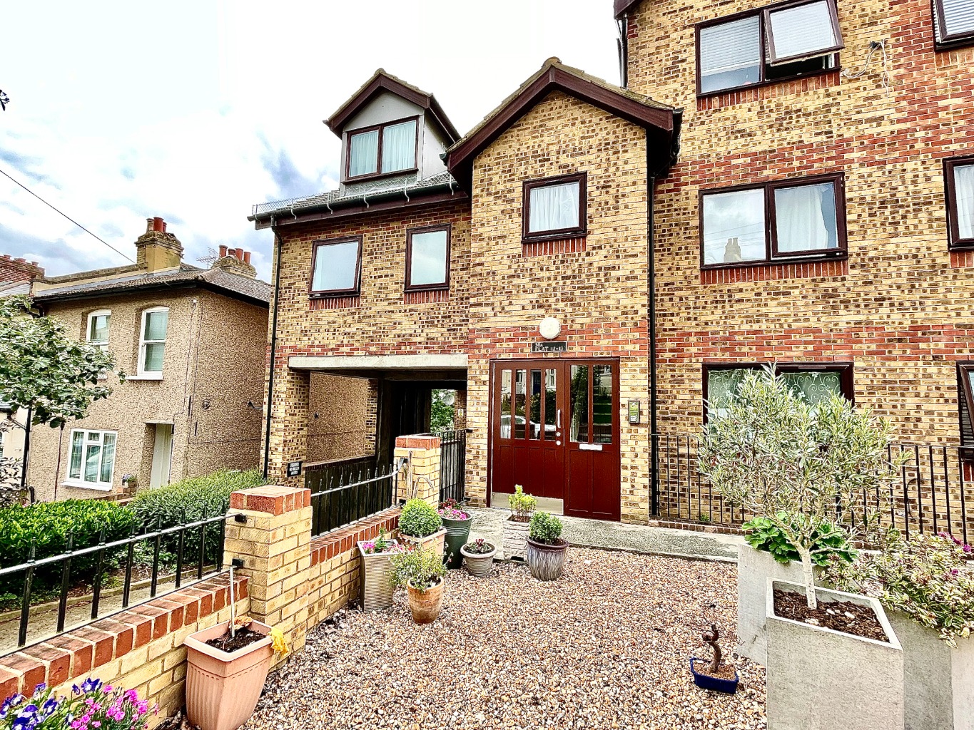 2 bed flat for sale - Property Image 1