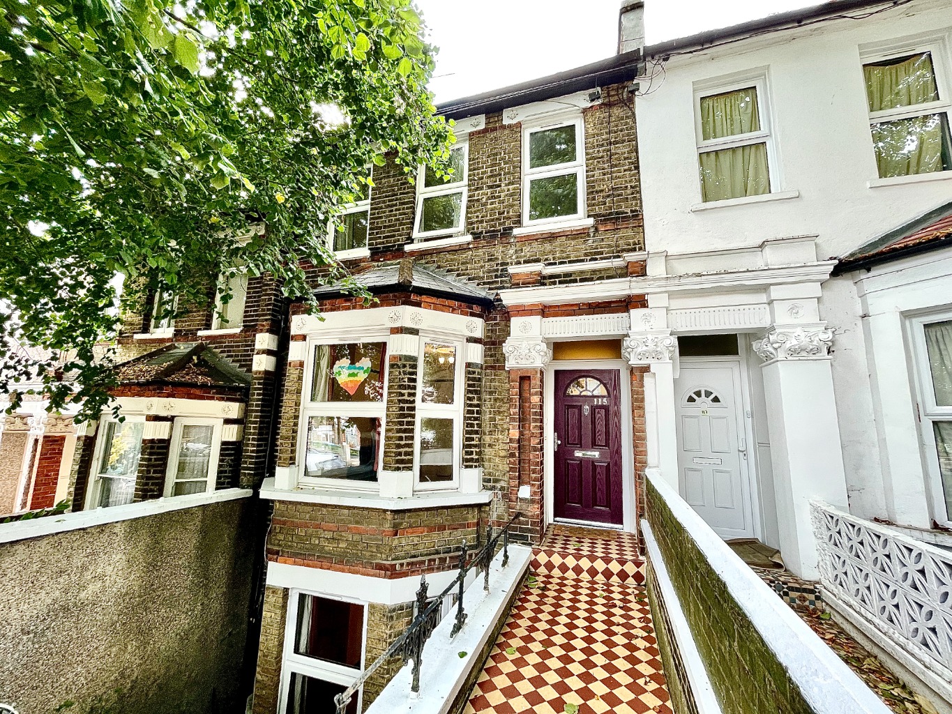 4 bed terraced house to rent in Griffin Road, London - Property Image 1