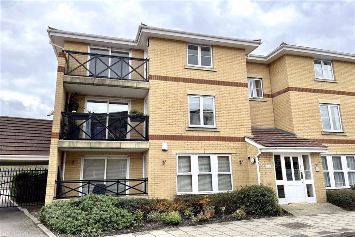 2 bed flat to rent in Marathon Way, West Thamesmead  - Property Image 1