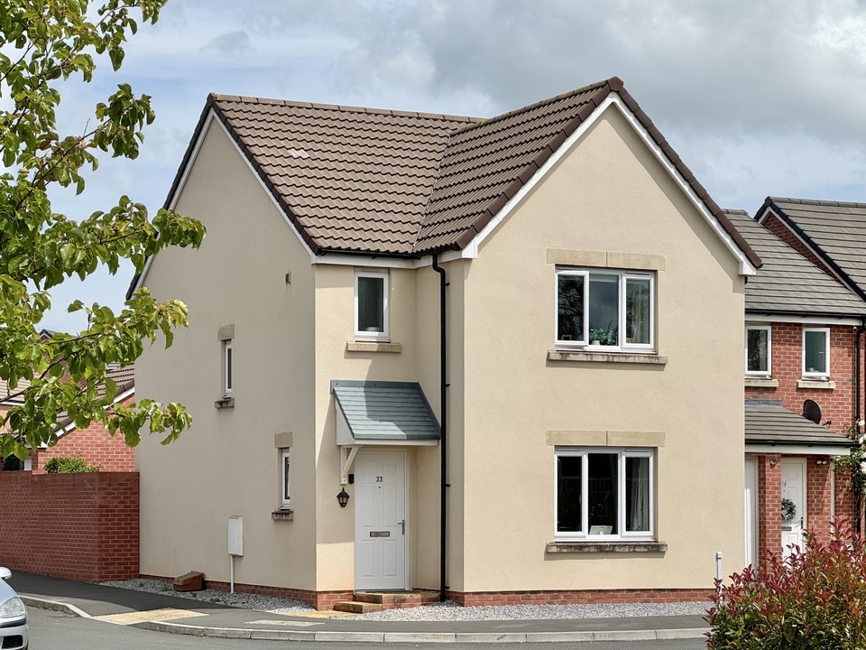 3 bed detached house for sale in Monkton Heathfield, Taunton  - Property Image 1