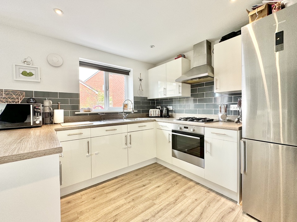 3 bed detached house for sale in Monkton Heathfield, Taunton  - Property Image 10