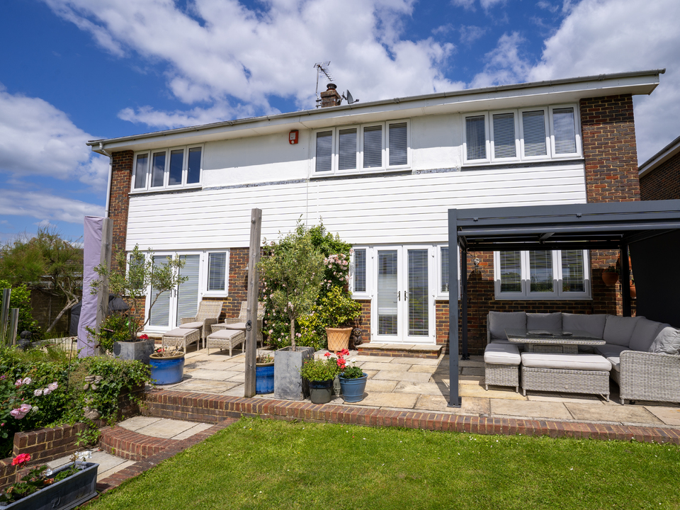 4 bed detached house for sale in Hulton Close, Leatherhead  - Property Image 4