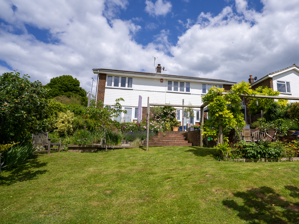 4 bed detached house for sale in Hulton Close, Leatherhead  - Property Image 6