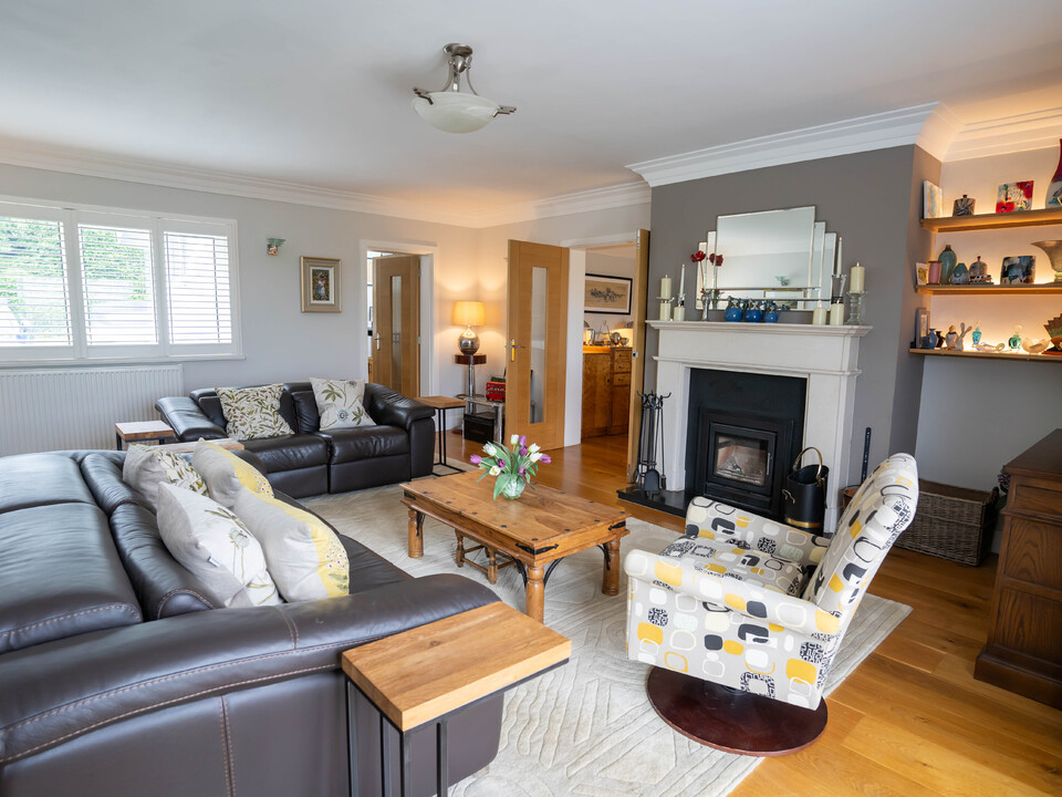 4 bed detached house for sale in Hulton Close, Leatherhead  - Property Image 12