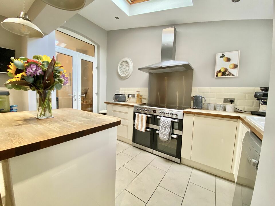 3 bed terraced house for sale in Greenway Avenue, Taunton  - Property Image 6