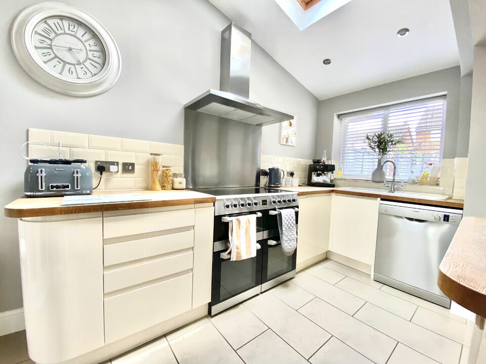 3 bed terraced house for sale in Greenway Avenue, Taunton  - Property Image 10