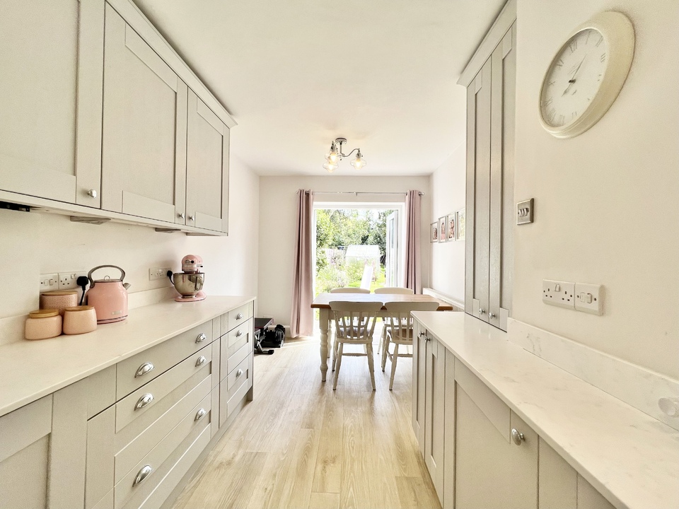 3 bed semi-detached house for sale in Holway Avenue, Taunton  - Property Image 7