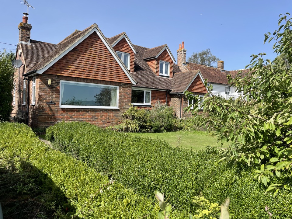 4 bed detached house for sale in North Road, Hailsham  - Property Image 1