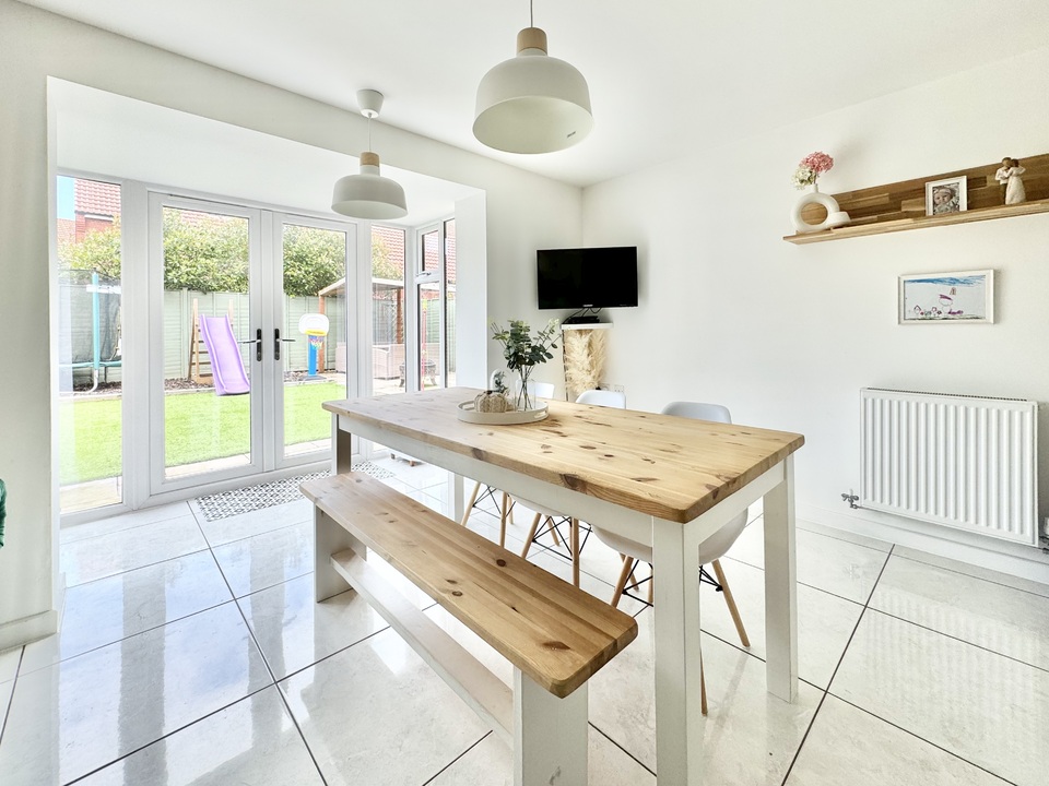 3 bed semi-detached house for sale in Batt Drive, Taunton  - Property Image 7