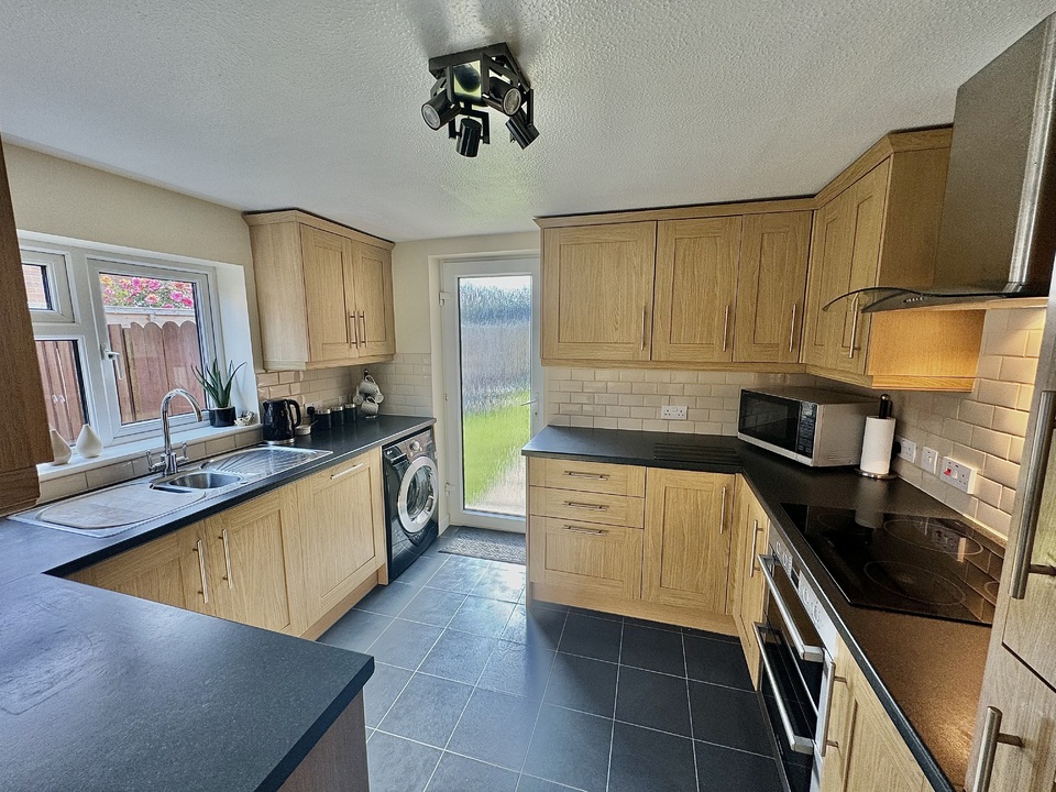 3 bed bungalow for sale in Victoria Road, Devizes  - Property Image 7