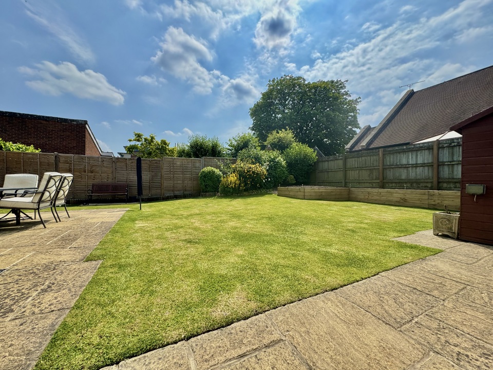 3 bed bungalow for sale in Victoria Road, Devizes  - Property Image 2