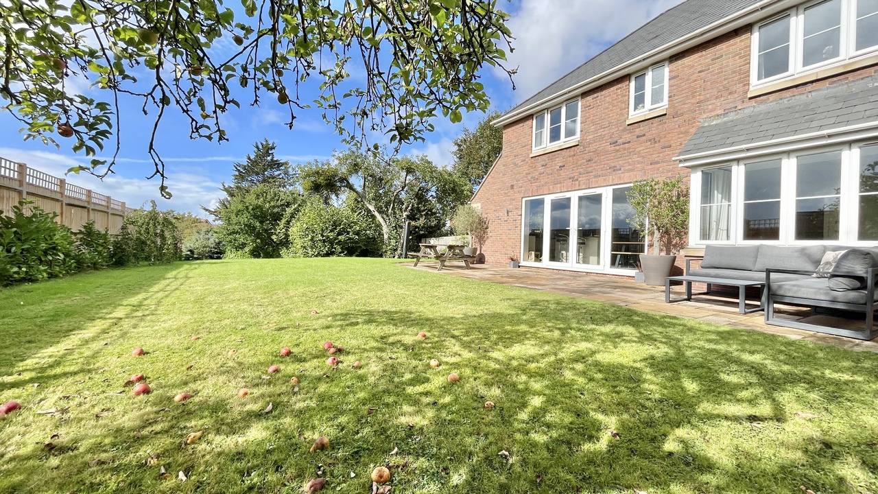 5 bed detached house for sale in Stonegallows, Taunton  - Property Image 19